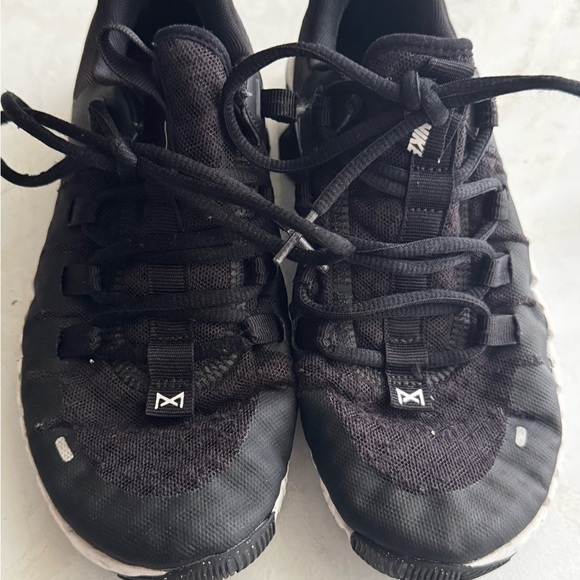 Used - Picture 2 of 4